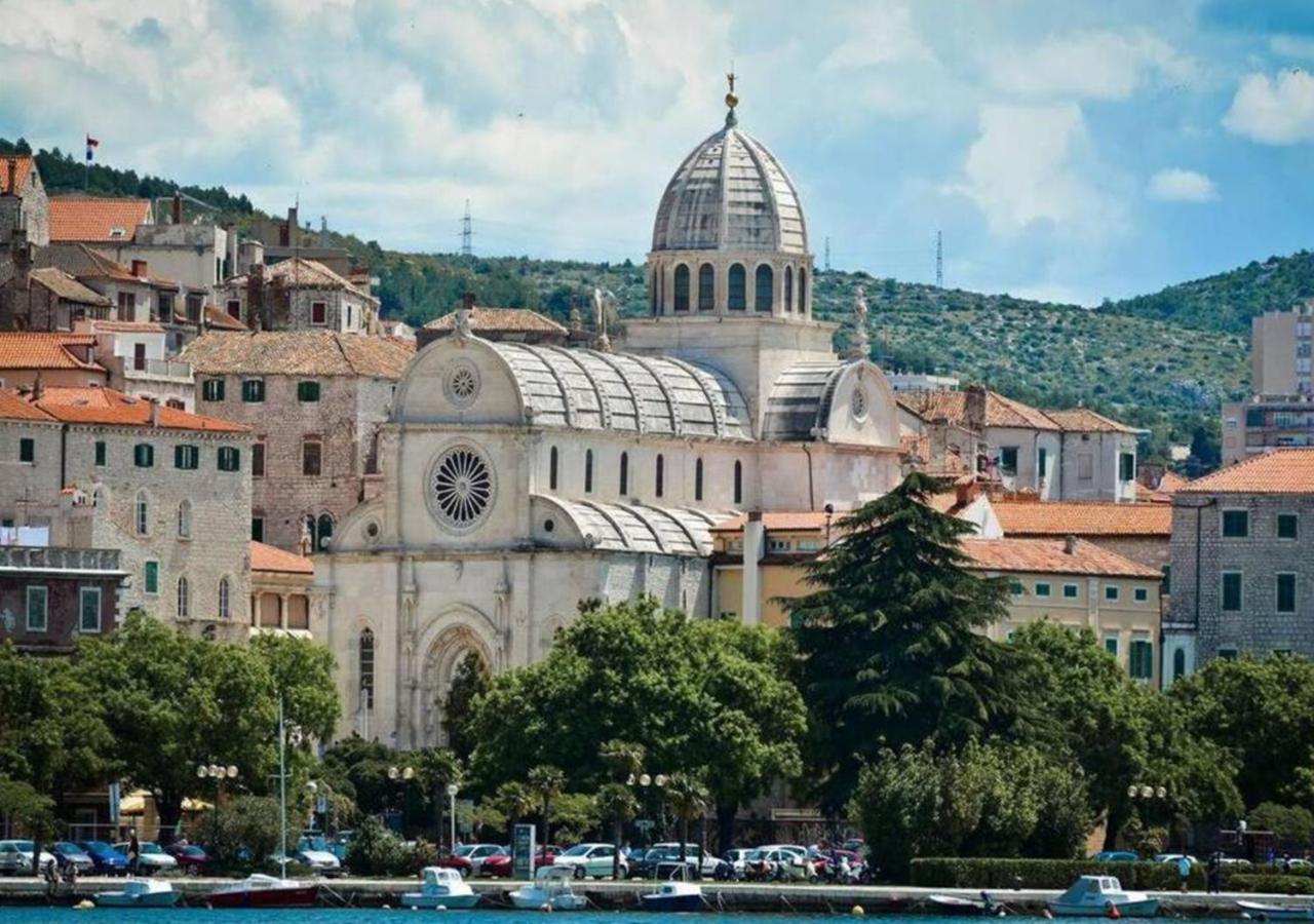 Luxury Beach Apartment W Sunset Sea Views Sibenik Bagian luar foto
